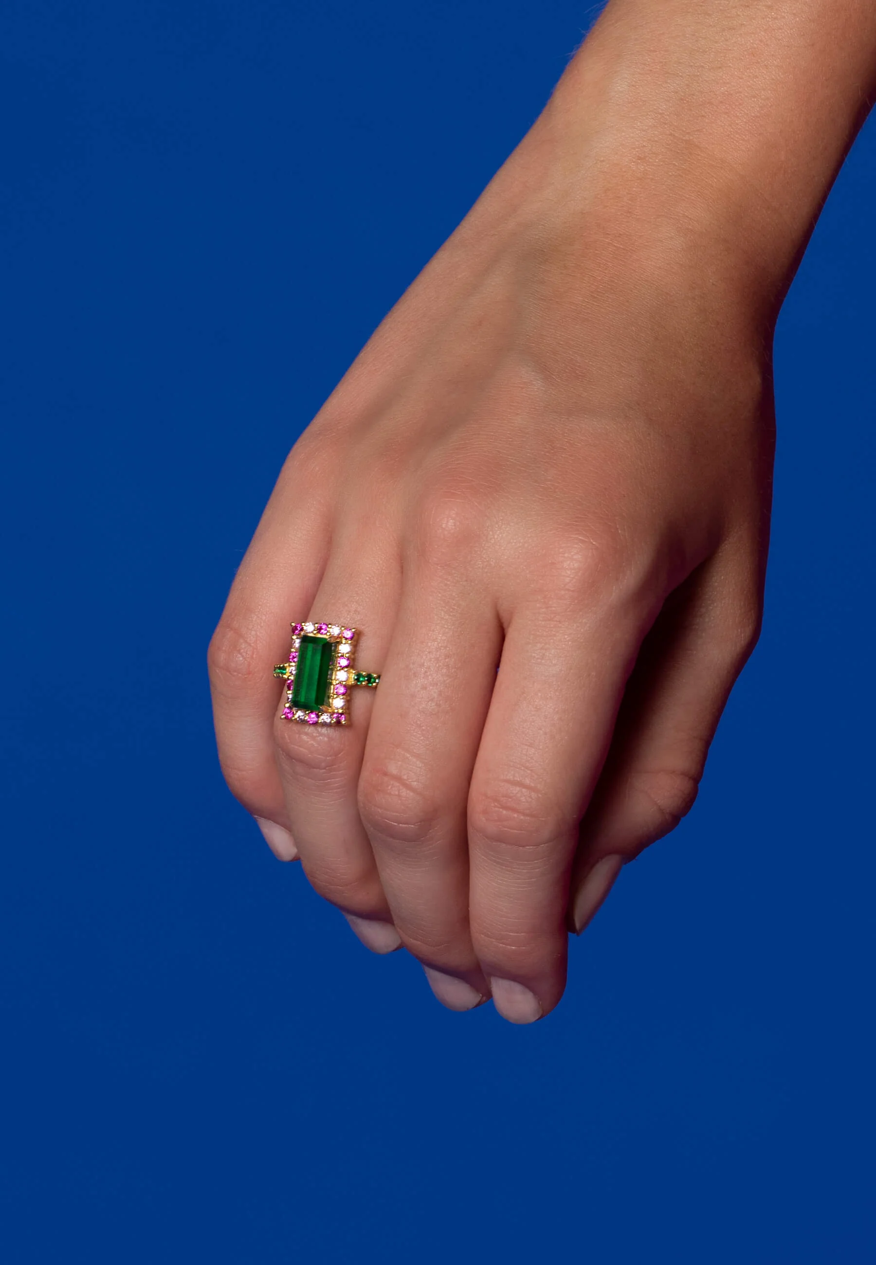 Anillo Rivoli Fucsia y Verde - Image 4