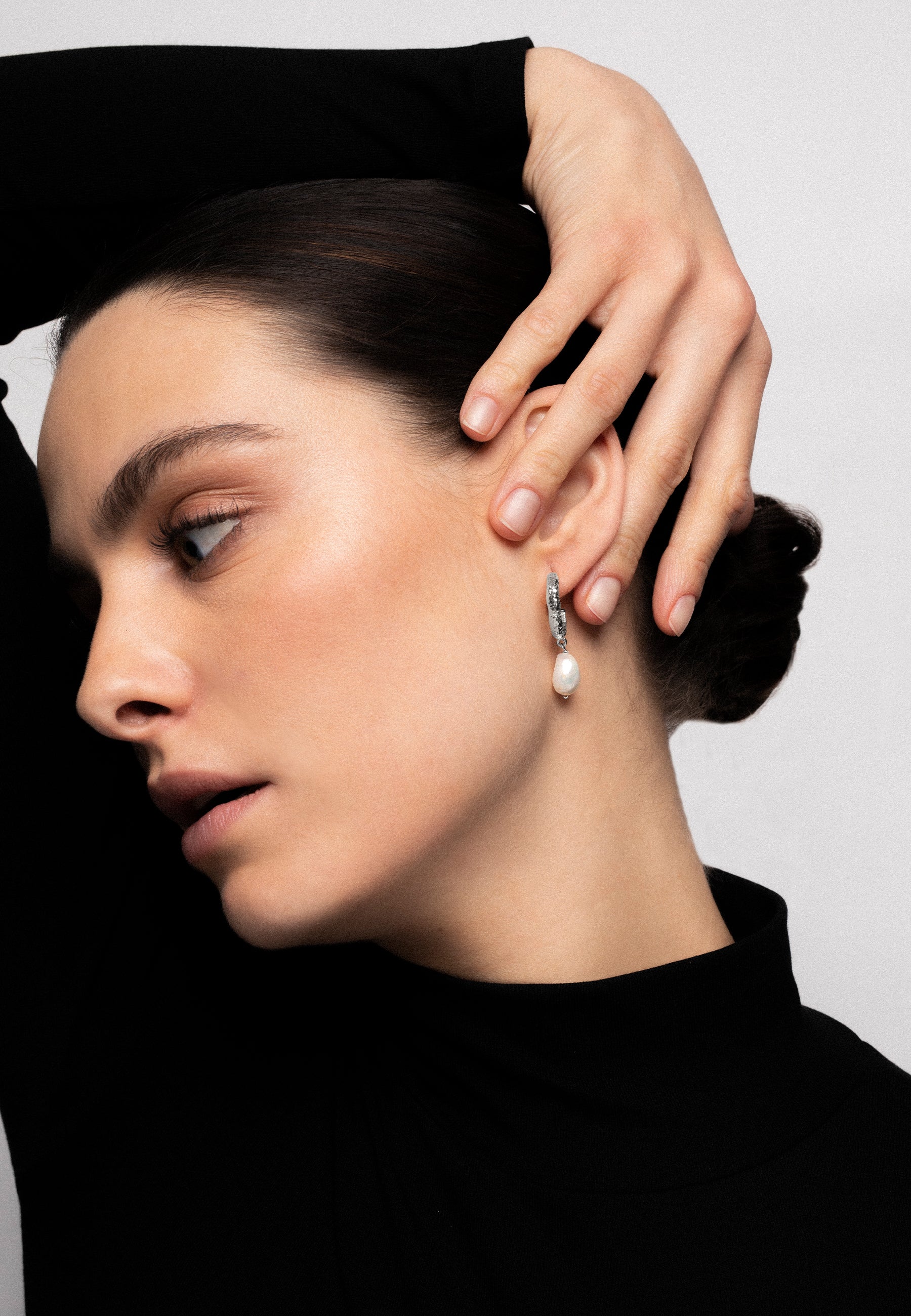Aros Sadie Pearl Plata - Image 2