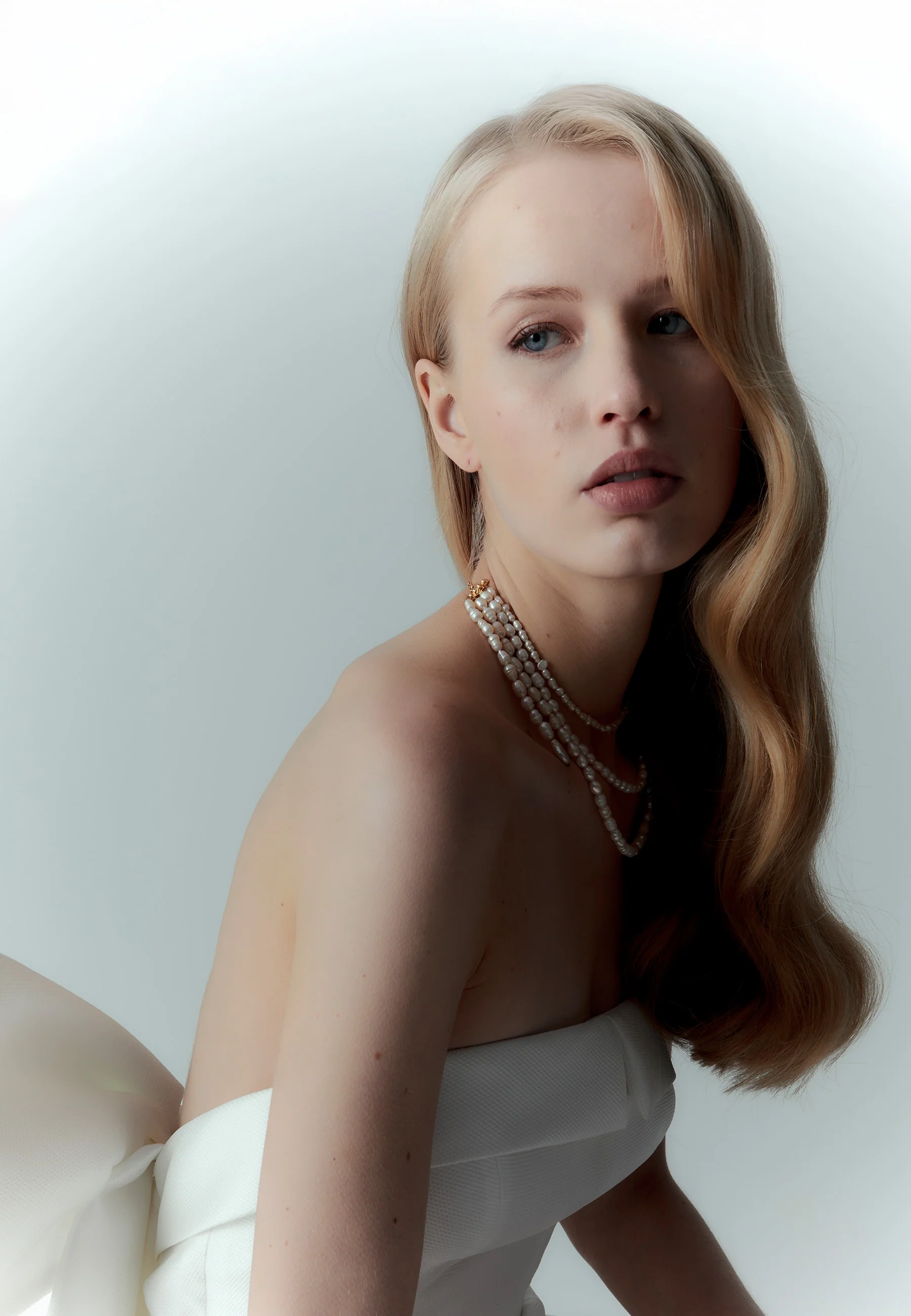 Collar triple Cyra Perlas - Image 4