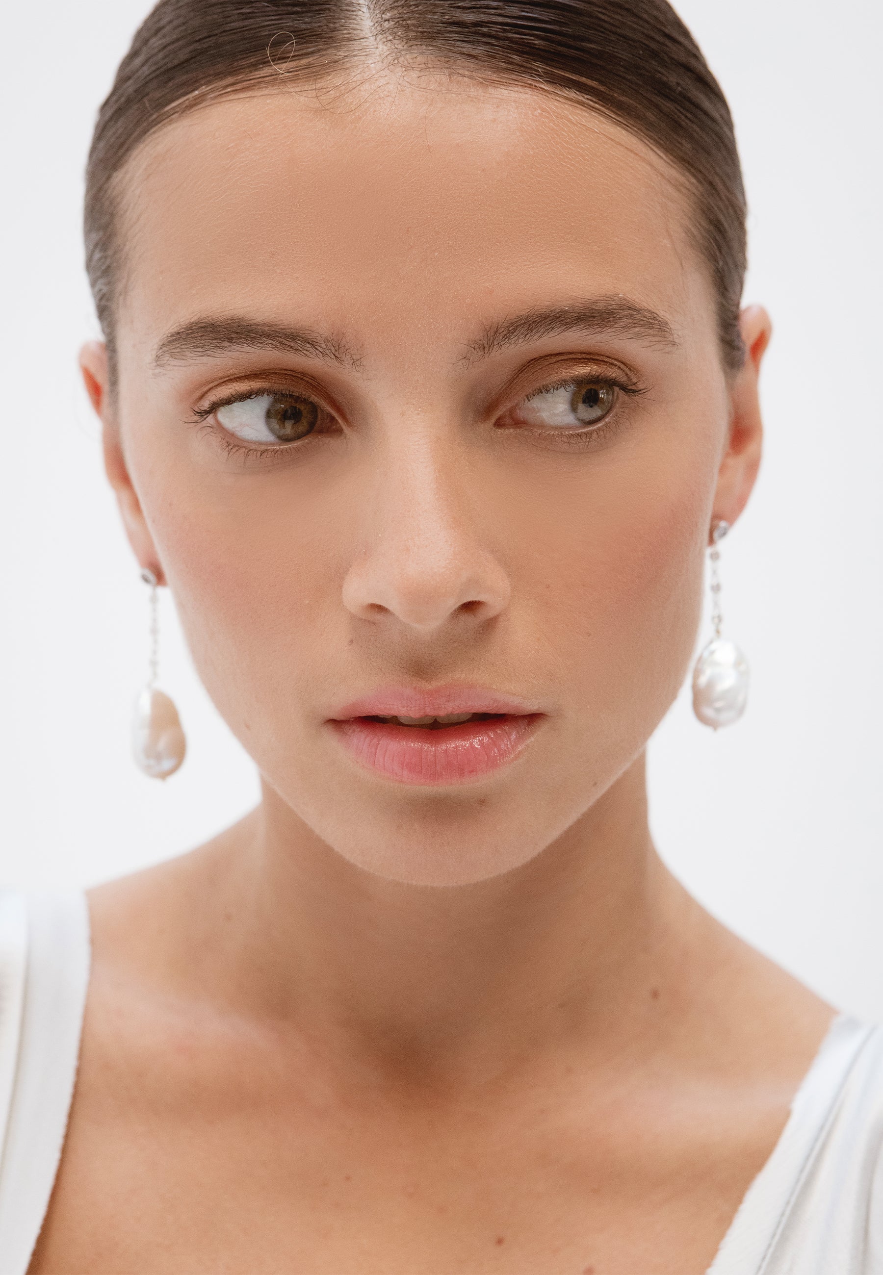 Pendientes Celine Plata Perla Barroca - Image 3