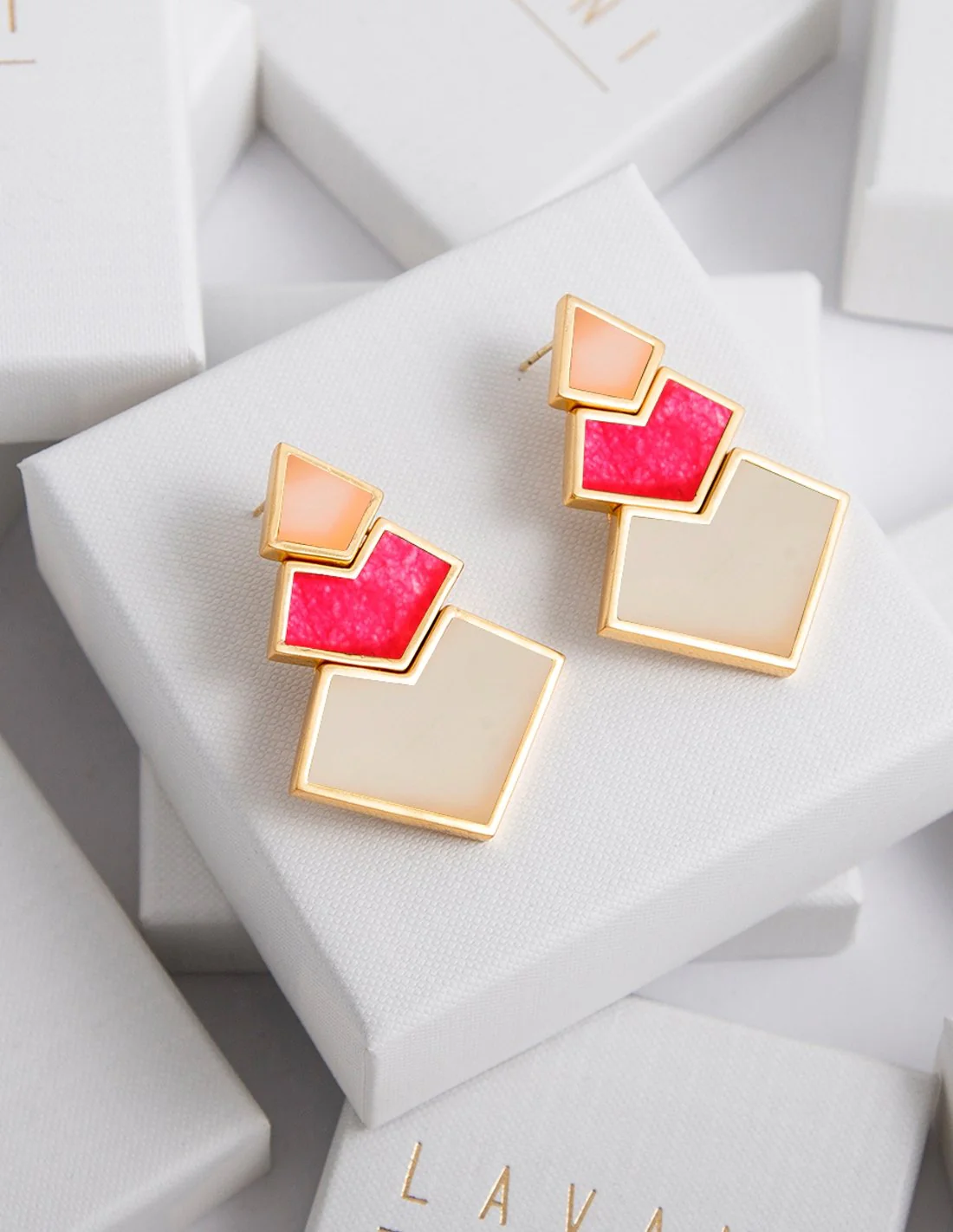 Pendientes Nefertiti Rosa, Fucsia, Blanco - Image 5