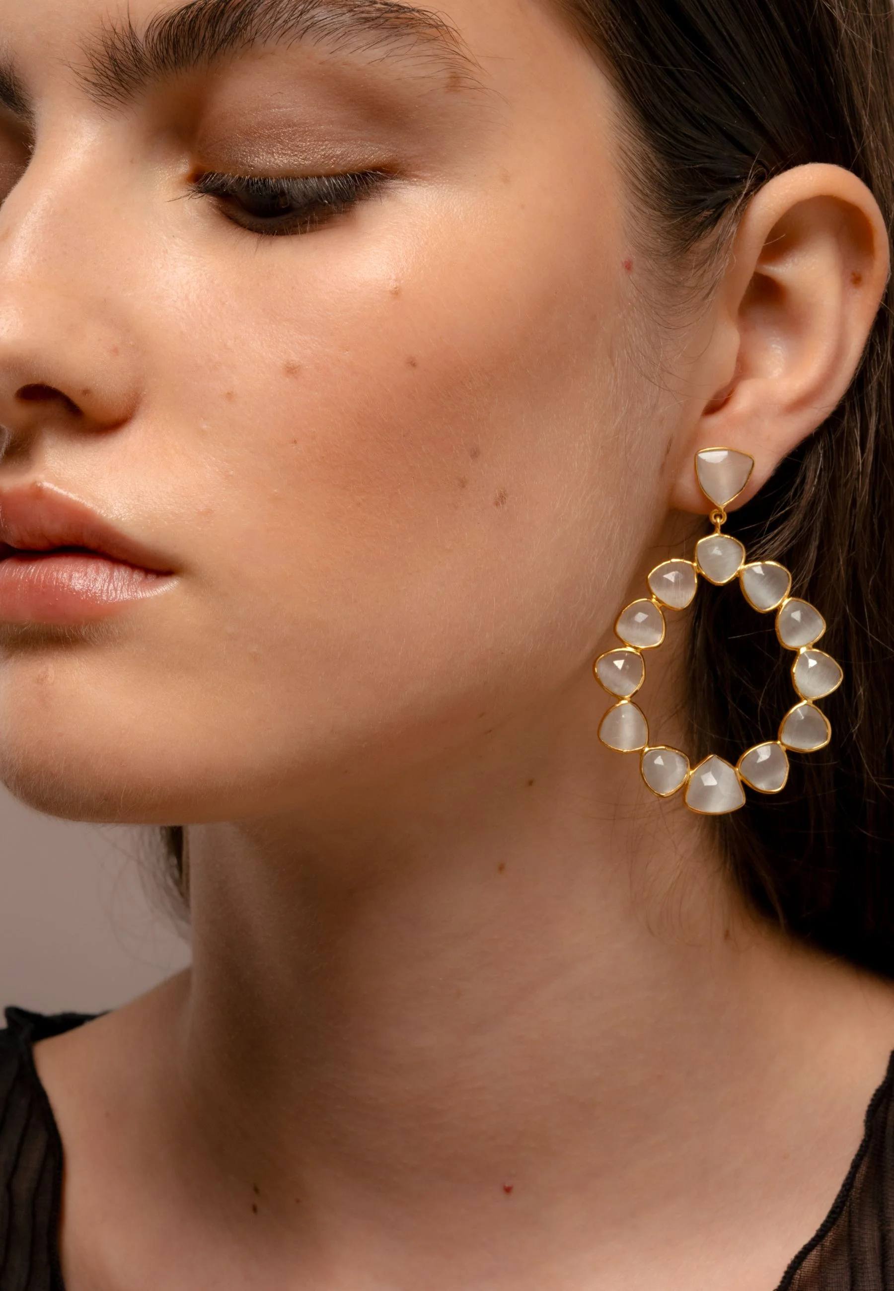 Pendientes Palmira Blancos - Image 3