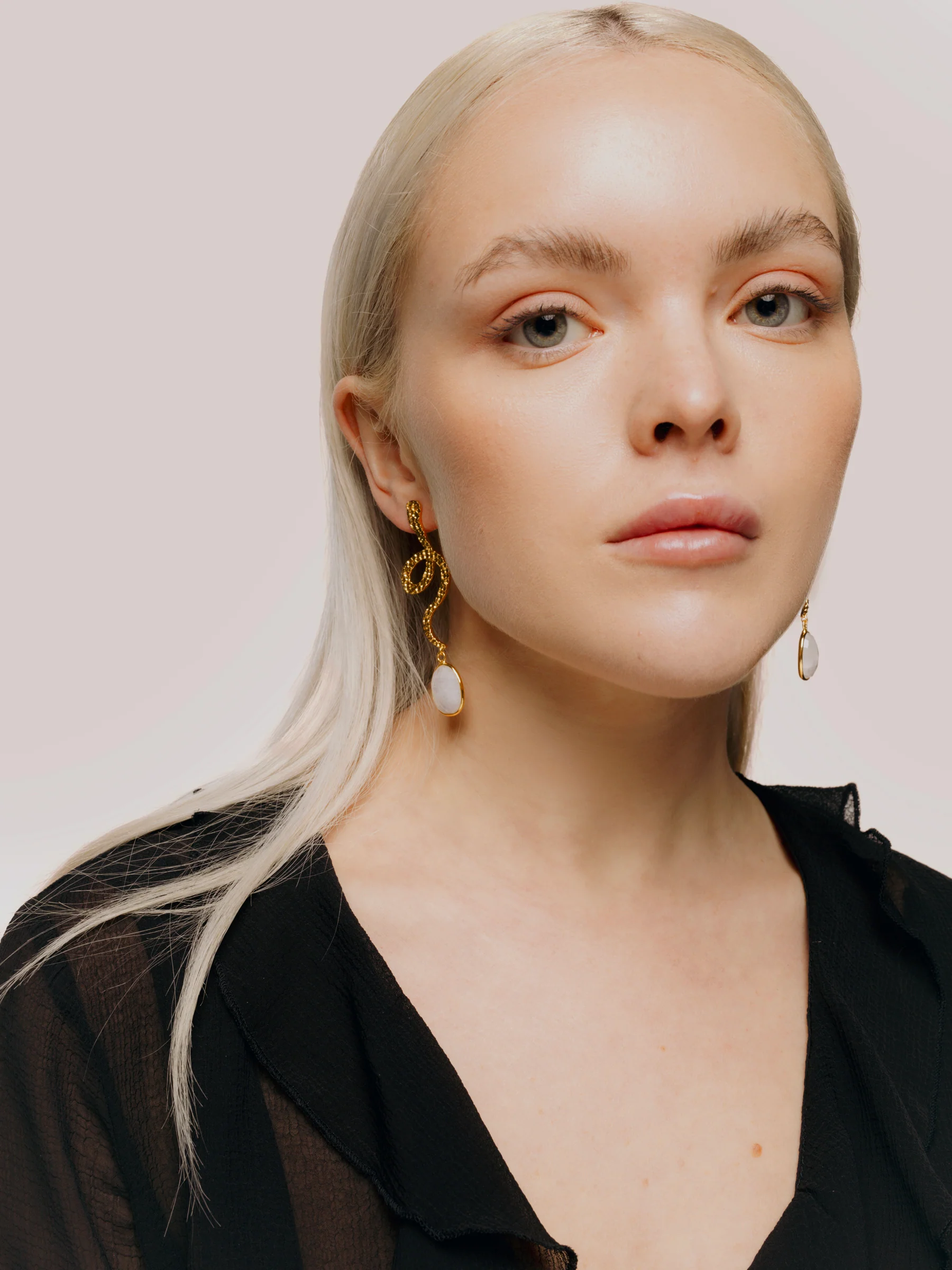 Pendientes Thar Blanco - Image 3
