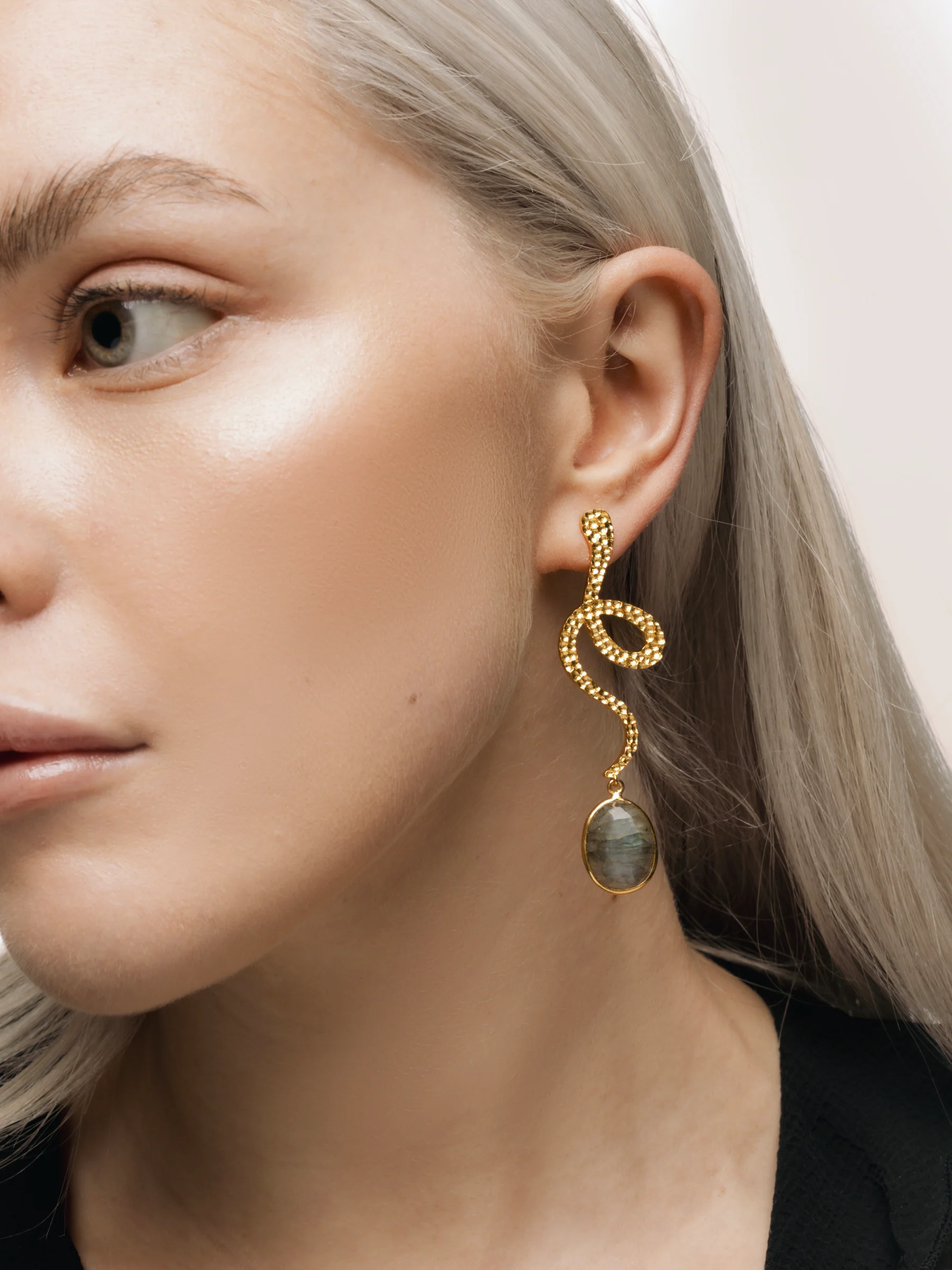 Pendientes Thar Gris - Image 3