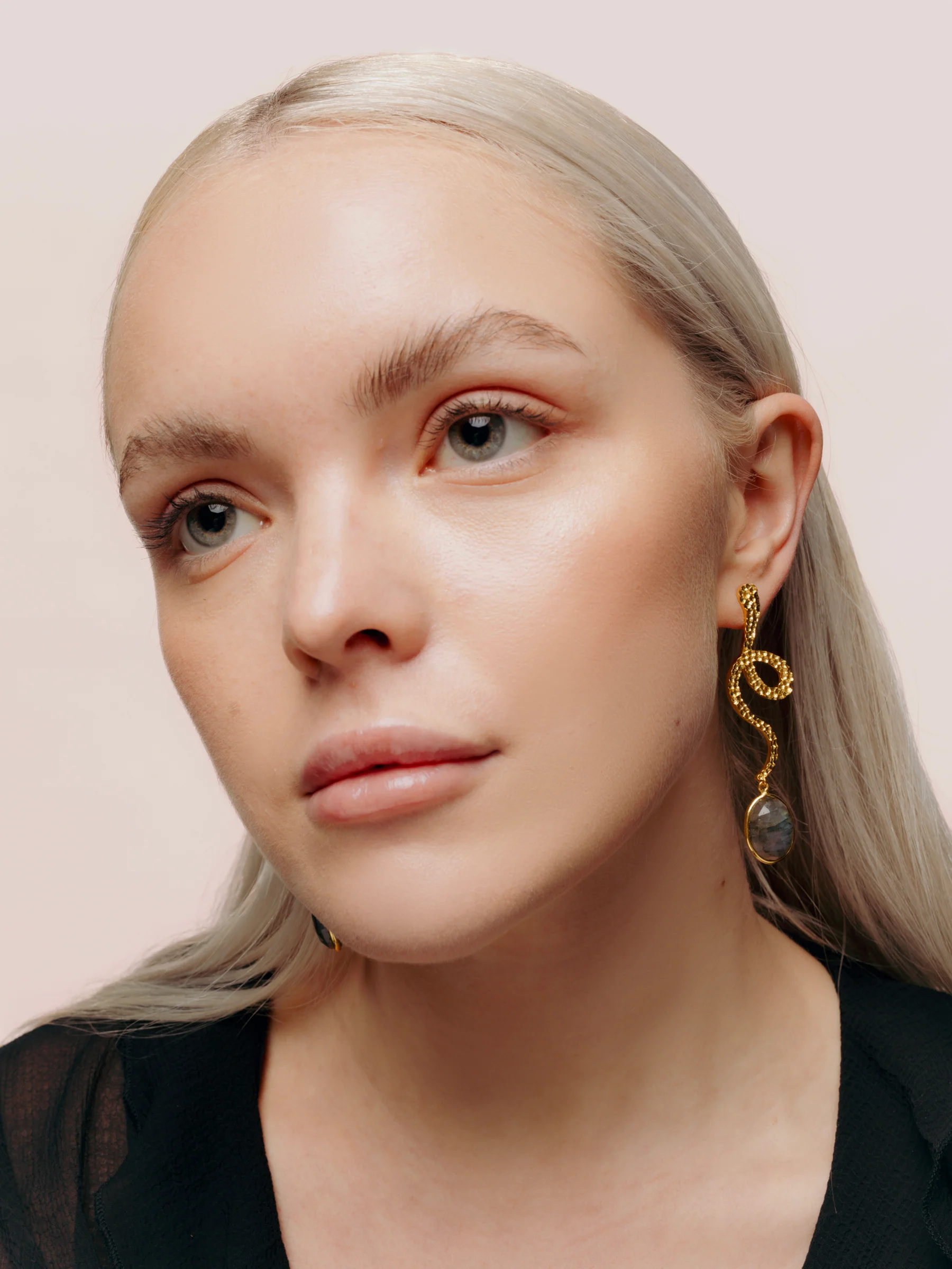Pendientes Thar Gris - Image 4