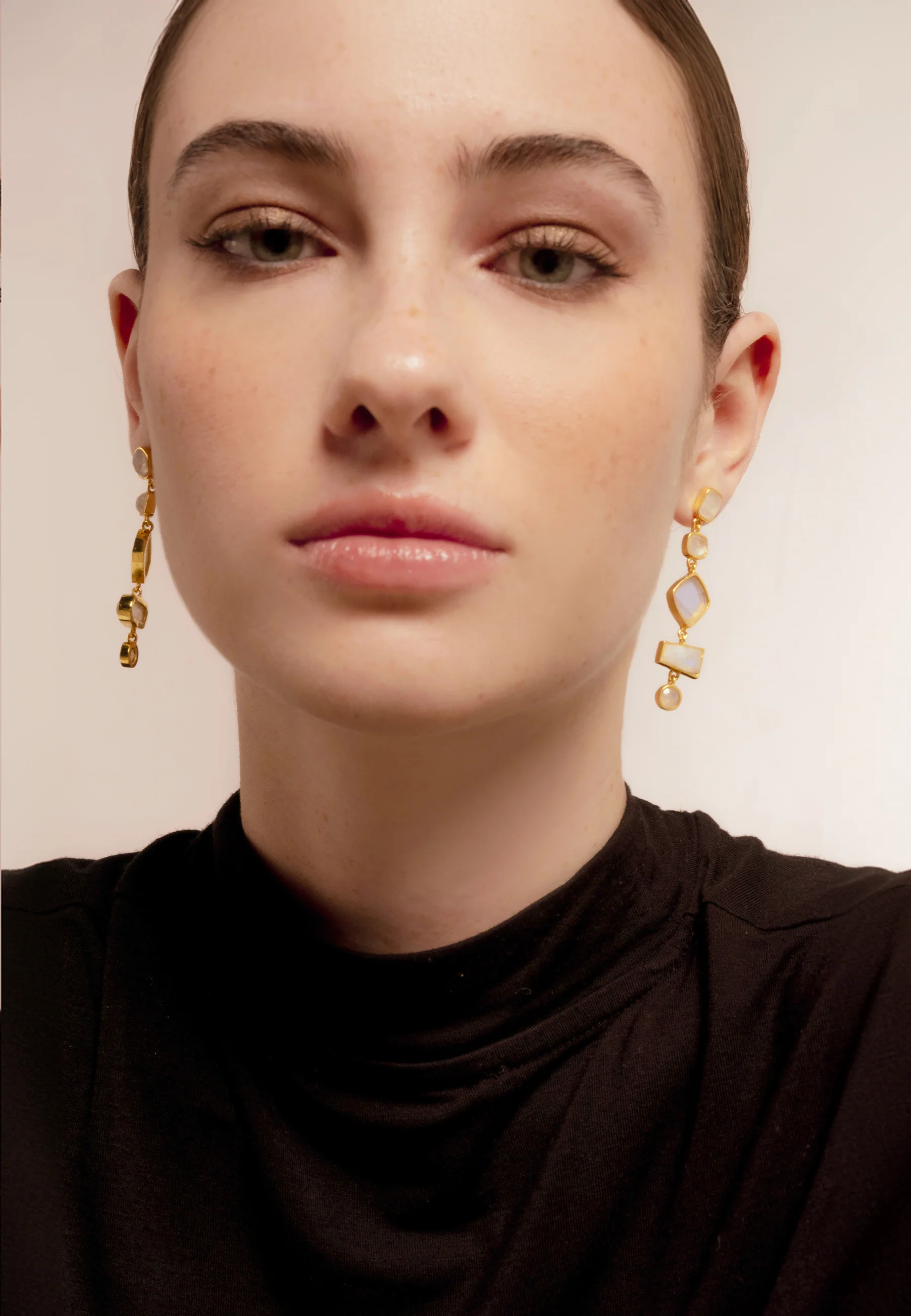 Pendientes Thelma Blancos - Image 3