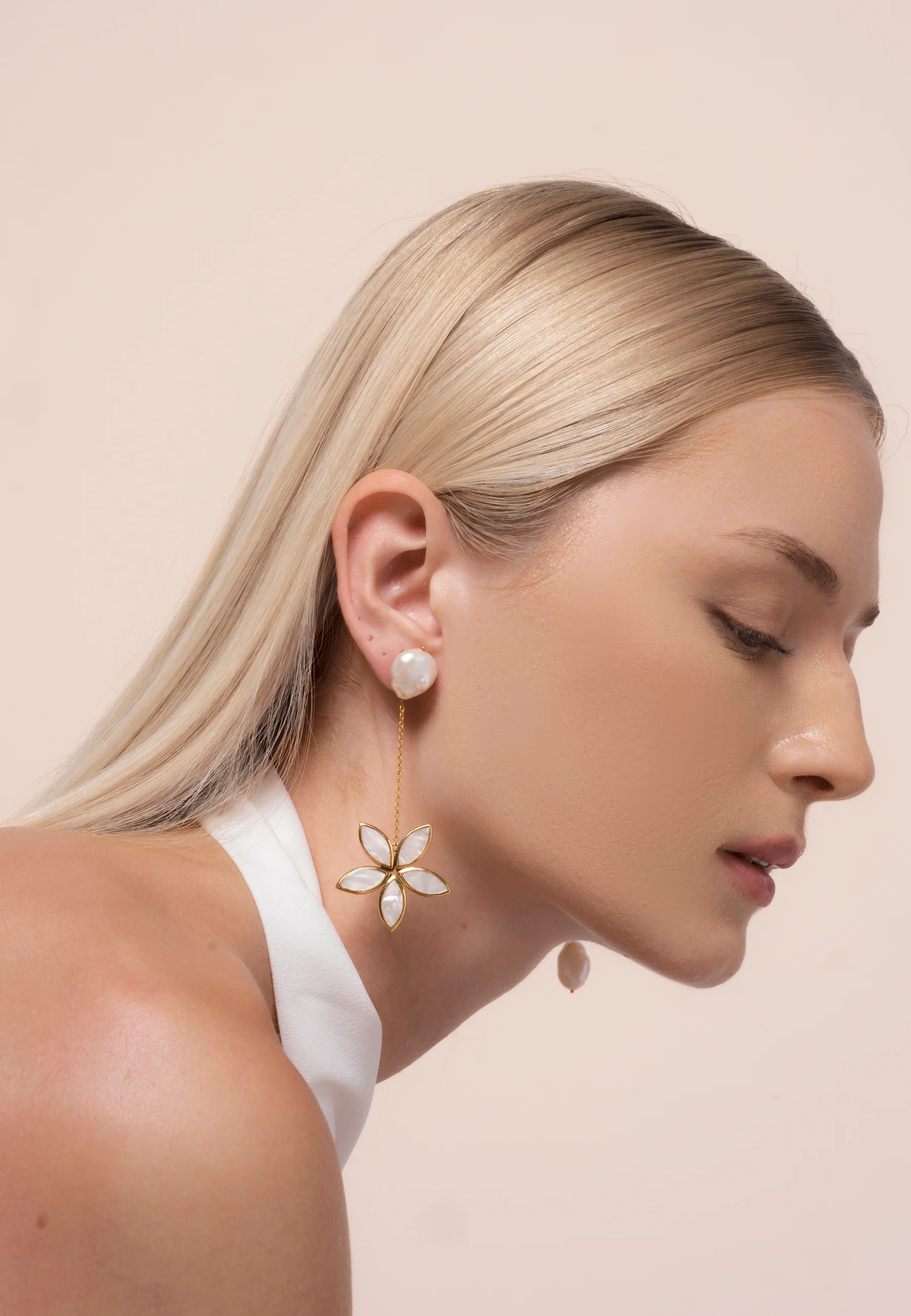 Pendientes White Lotus - Image 2