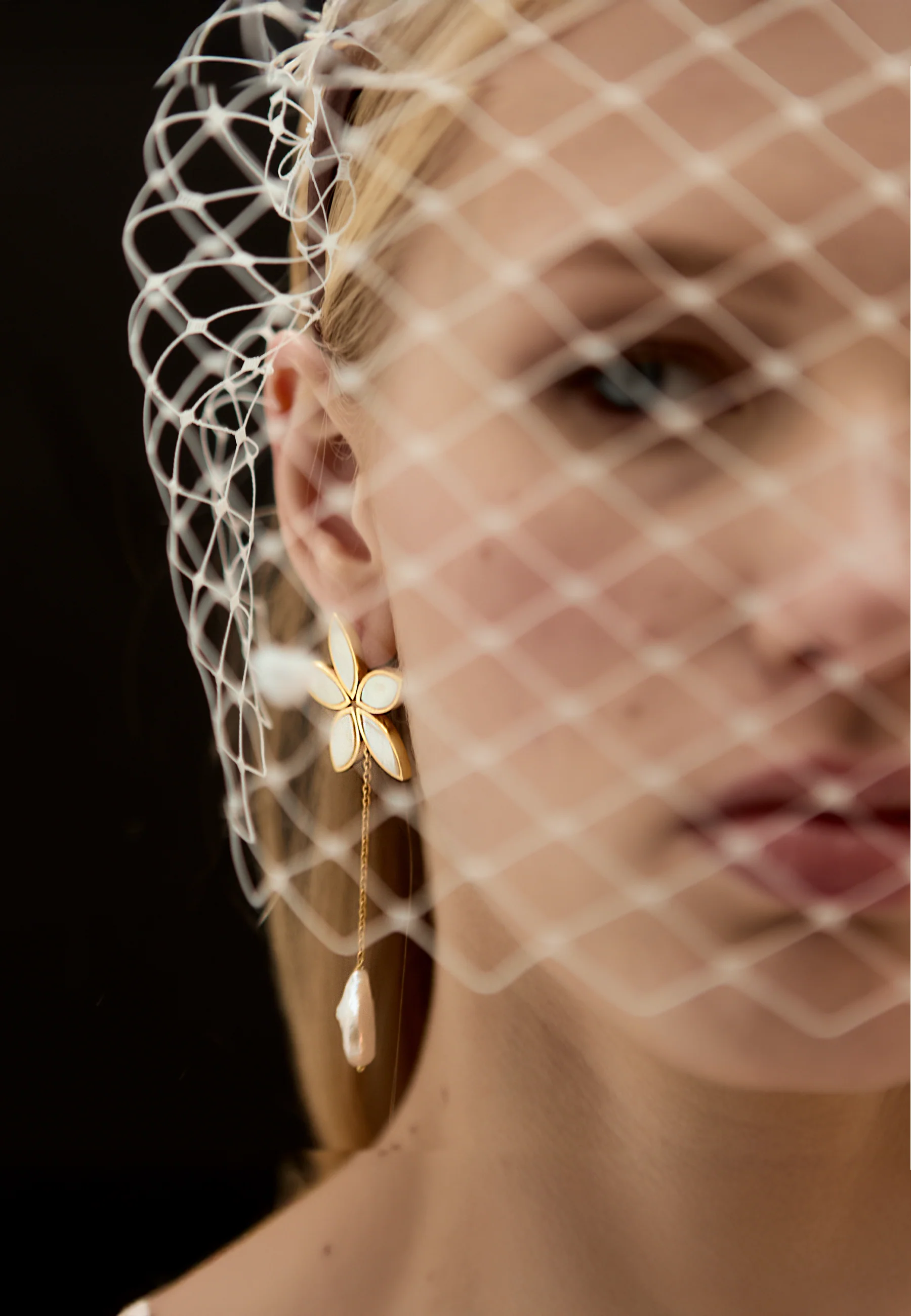 Pendientes White Lotus - Image 3